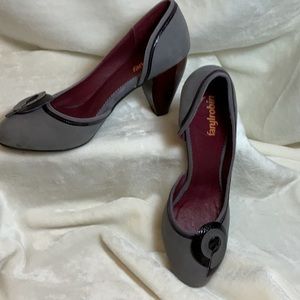 Farylrobin gray suede pumps